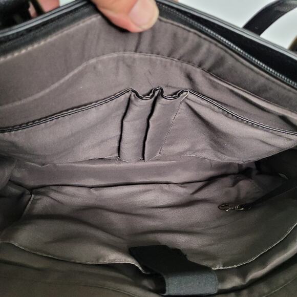 Ecosusi Versatile Vegan Black Leather Tote - Picture 5 of 10